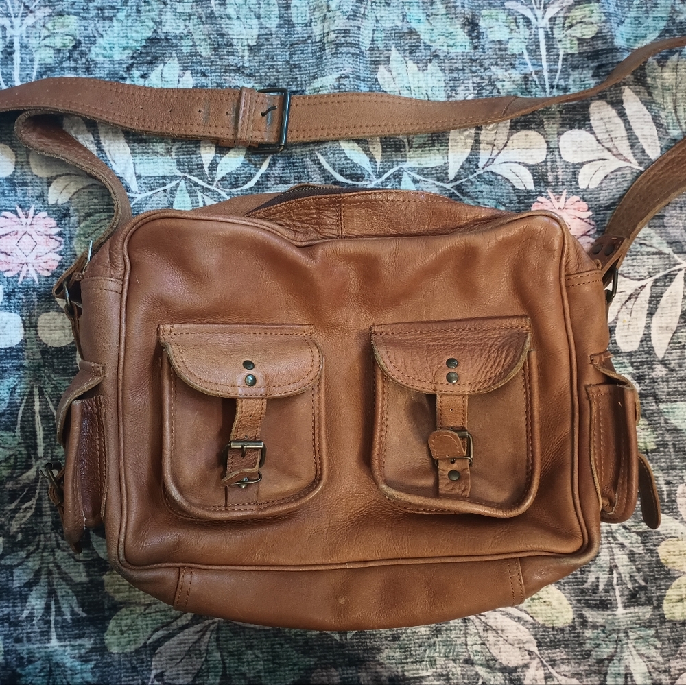 Vintage Paul Marius Leather Messenger Bag Tan Crossbody Pockets Buckle Academia